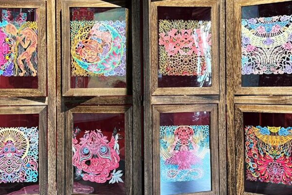 Artwork establishes a tie between paper cutting and Chinese characters