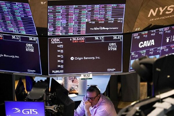 Why People Are Worried About U.S. Tariffs and the Stock Market π CGTN poll: Tariffs deal a heavy blow to U.S. market confidence