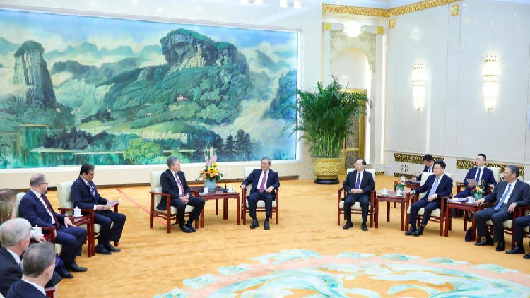 China, U.S. should tackle trade dispute through cooperation: premier