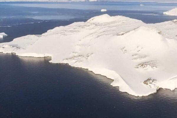 China’s Cool Antarctic Adventure: Discovering Secret Ice Factories! ❄️🧊 China's 41st Antarctic expedition uncovers key insights into polynyas