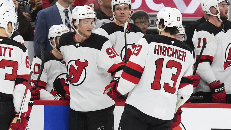 Devils_end_three-game_losing_streak_with_5-3_win_over_the_Blackhawks - My Global News: Young Voices Devils end three-game losing streak with 5-3 win over the Blackhawks