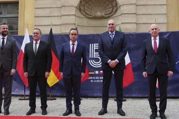 European Leaders Unite to Support Ukraine’s Defense 🇺🇦 Europe's major military powers reaffirm support for Ukraine