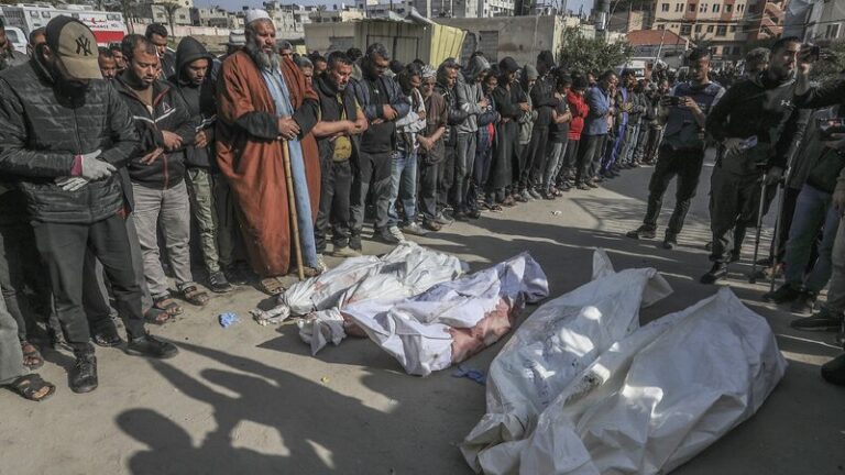 Israeli strikes in Gaza kill hundreds, threatening truce's collapse