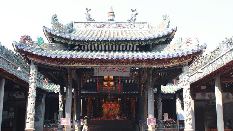 Longmu Temple represents millennia-old culture along Xijiang River