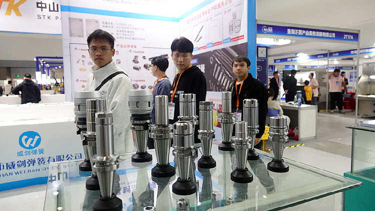 Report: China remains center of global manufacturing value chains