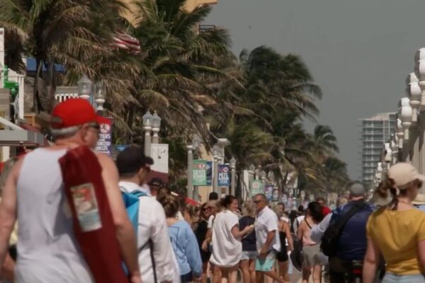 Tariffs Threaten Florida’s Fun: How Trade Tensions Affect Tourism 🌴☀️ Tariffs threaten Florida tourism video poster