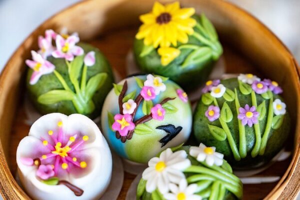 Colorful Qingming Rice Cakes Bring Spring to Life! Traditional Qingming rice cakes get a colorful twist