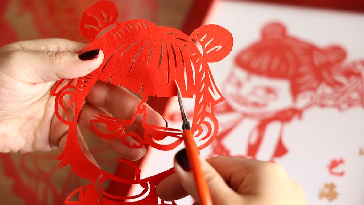 Traditional paper cuttings embrace 'Ne Zha' craze