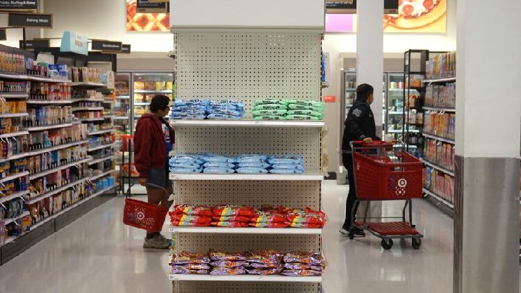 How New Tariffs Might Raise Prices for Everyone ๐ฎ Trump's 'scorched earth' tariff hits American consumers