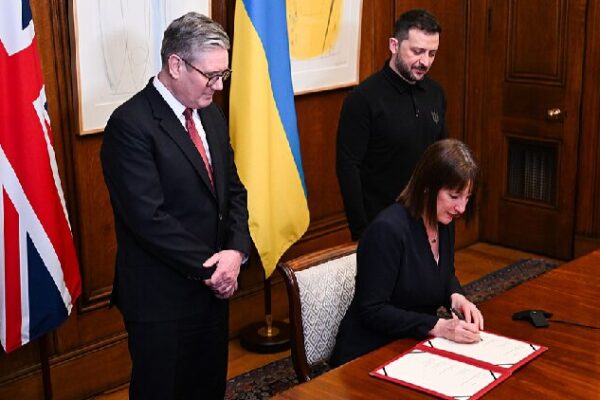 UK PM reaffirms support for Zelenskyy, signs $2.84b loan deal
