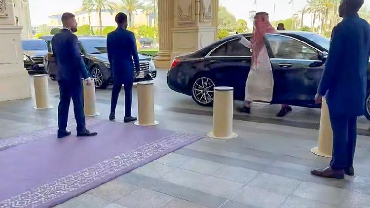 U.S. and Russia hold fresh talks in Saudi Arabia