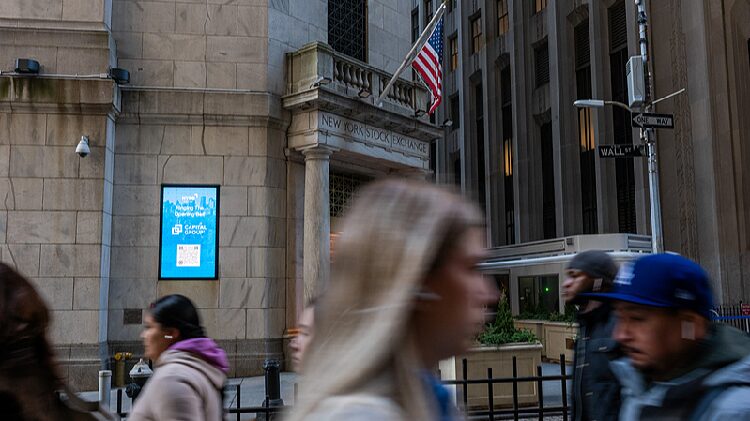 US_consumer_sentiment_slumps_for_third_month_amid_tariff_chaos - My Global News: Young Voices U.S. consumer sentiment slumps for third month amid tariff chaos