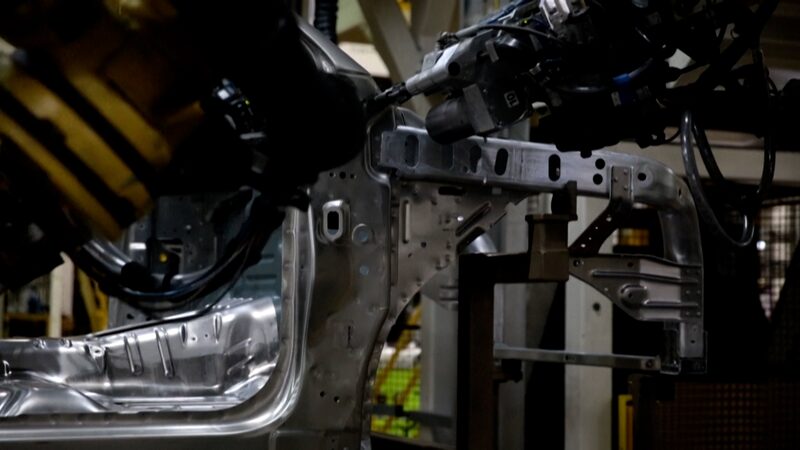 US_tariffs_expected_to_hit_Canadian_auto_industry_poster - My Global News: Young Voices U.S. tariffs expected to hit Canadian auto industry video poster