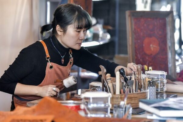 Meet Meng: The Leather Carving Artist Keeping an Ancient Craft Alive 🎨 Urumqi artisan devotes years to leather carving