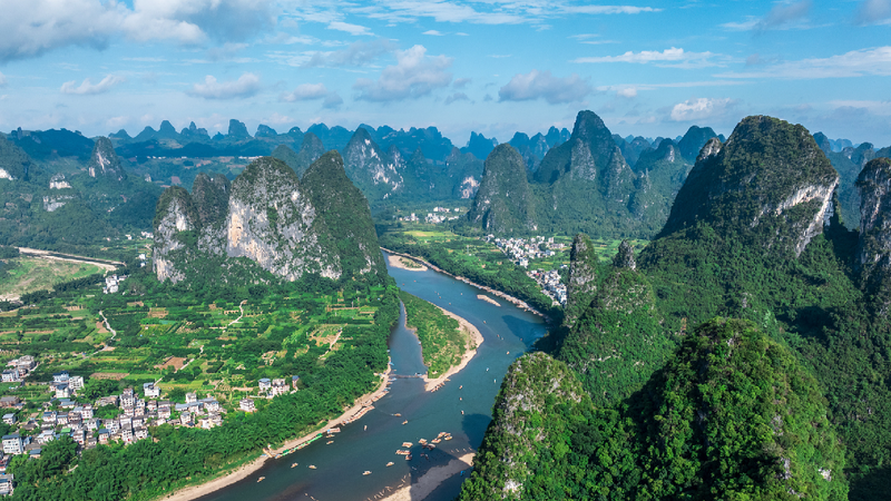 Xi chairs Political Bureau of the CPC Central Committee meeting