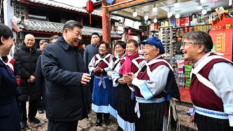 Yunnan tourism blooms and binds