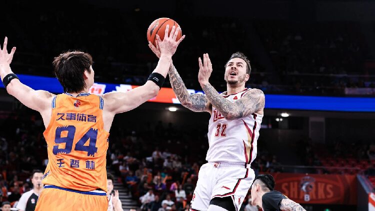 Zhejiang Golden Bulls end Shanghai Sharks' 14-game home winning streak