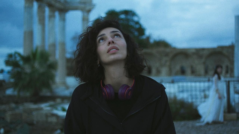 Apollon by Day Athena by Night