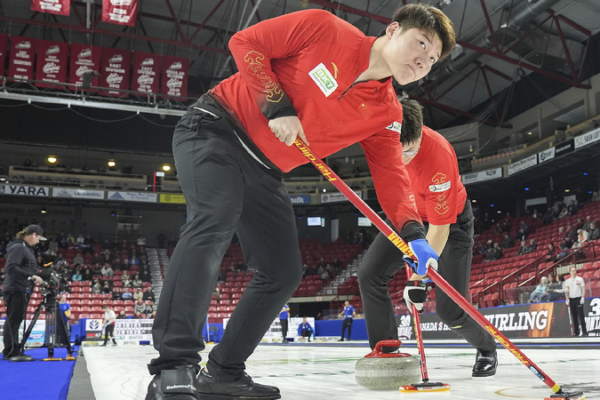 China handed narrow 7-6 loss by Japan in World Curling Championship
