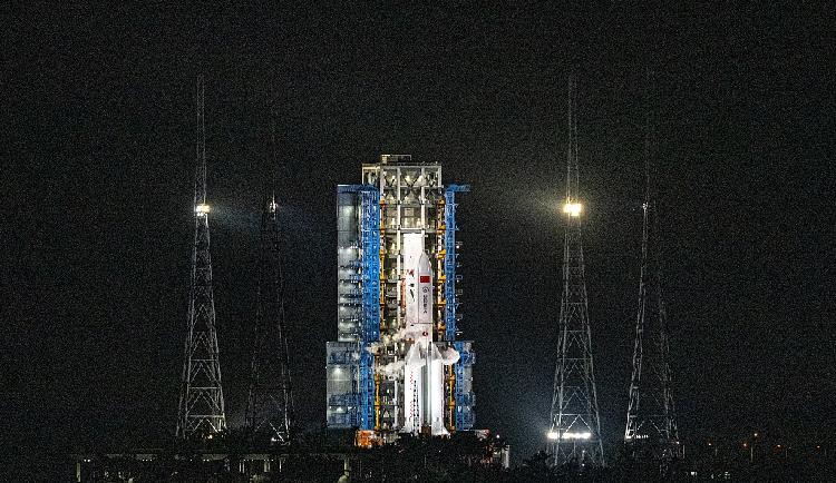 China_launches_internet_satellite_group - My Global News: Young Voices China launches internet satellite group