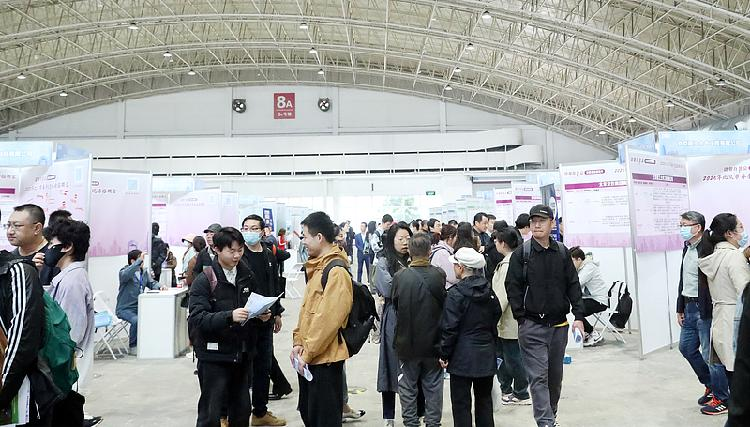 China prolongs policies to keep job market stable, enhance skills