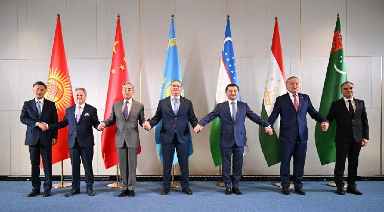 China Proposes 5 Ways to Strengthen Friendship with Central Asia ๐ China puts forward 5 proposals to boost cooperation with Central Asia