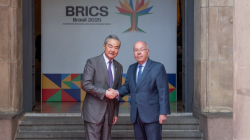 China’s Wang Yi Urges World to Stand Up for Fair Trade ππͺ Chinese FM Wang Yi: Compromise will only embolden the bully