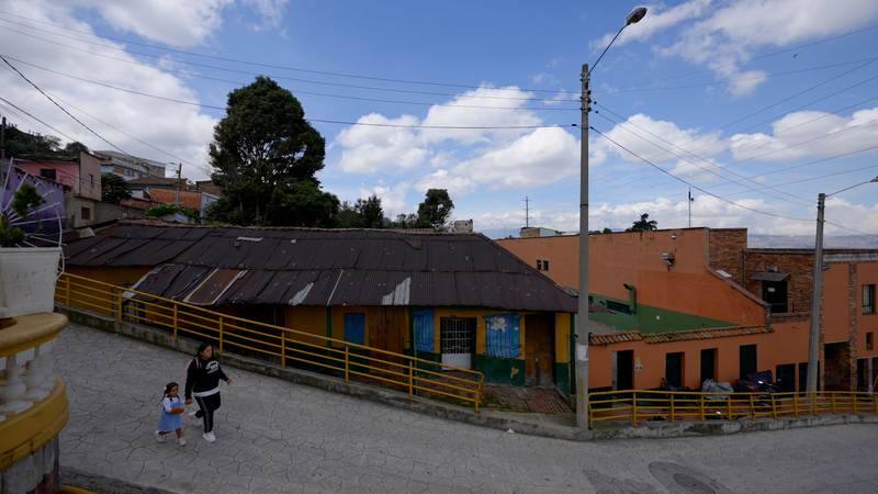 Colombia_plans_to_end_social_class_system_based_on_neighborhoods_poster - My Global News: Young Voices Colombia plans to end social class system based on neighborhoods video poster