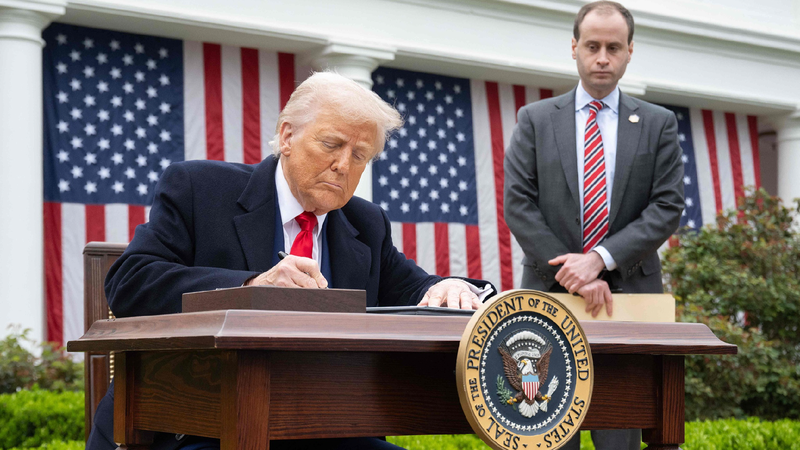 Experts: U.S. 'will shoot itself in the foot' due to tariff obsession