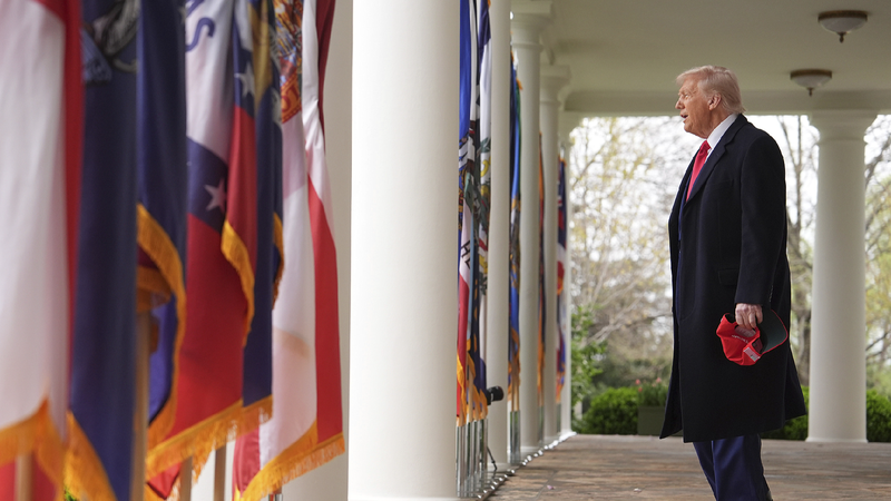 Experts on Trump's tariff policy: U.S. is against the world