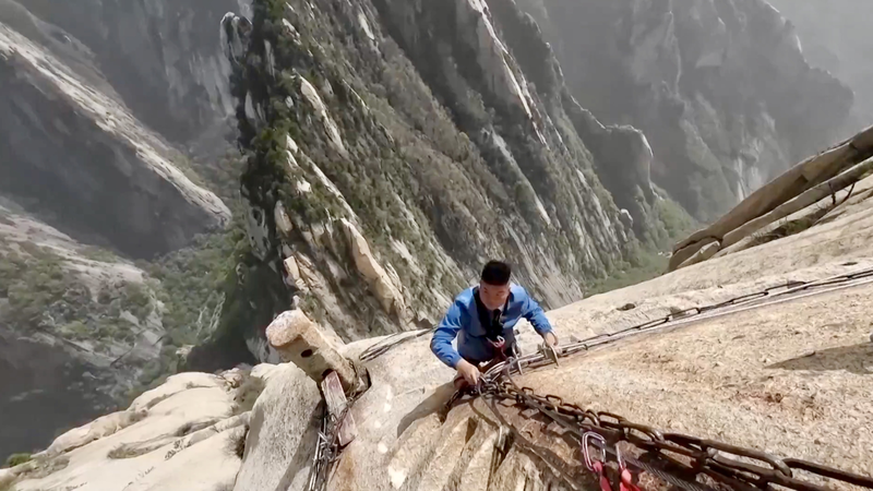 Huashan Mountain's death-defying skywalk receives a safety upgrade video poster