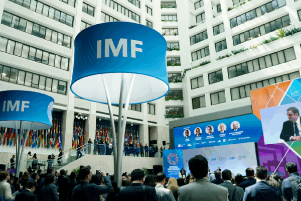 IMF Warns: Rising Tariffs May Boost Global Debt Levels π IMF: Tariff policies may further worsen debt levels