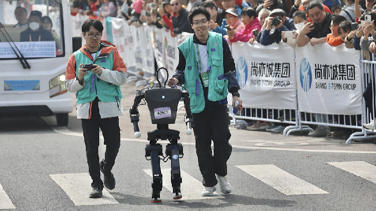In_pics_Humanoid_robots_go_all_out_in_half-marathon - My Global News: Young Voices In pics: Humanoid robots go all out in half-marathon