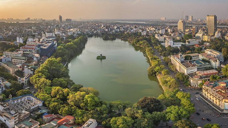Live: Xi Jinping attends welcome ceremony held by Vietnamese leader video poster