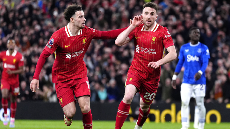 Liverpool beat Everton as title looms, Man City win without Haaland