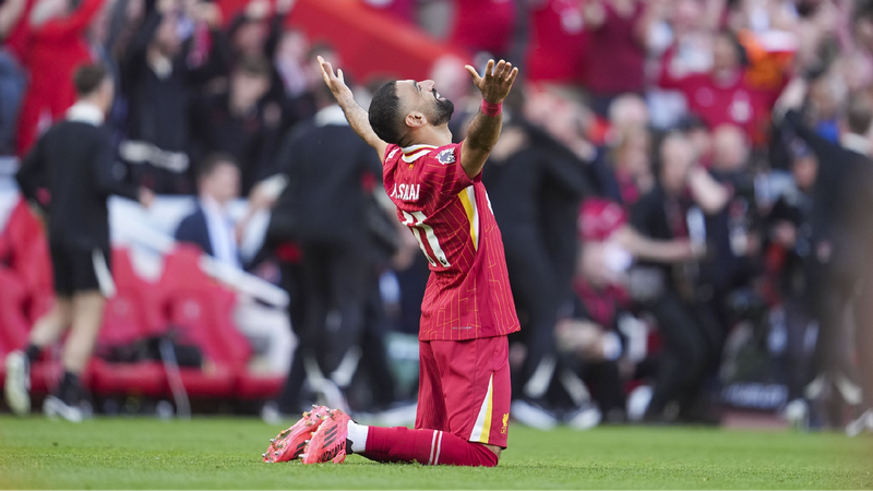 Liverpool thrash Tottenham Hotspur to secure Premier League title