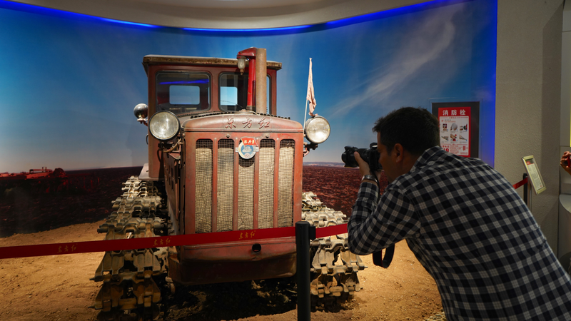 Media delegation traces China's farming roots at Luoyang museum