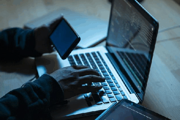 Over 900 Suspected Scammers Sent Back to China from Myanmar! Over 900 telecom fraud suspects handed over by Myanmar to China