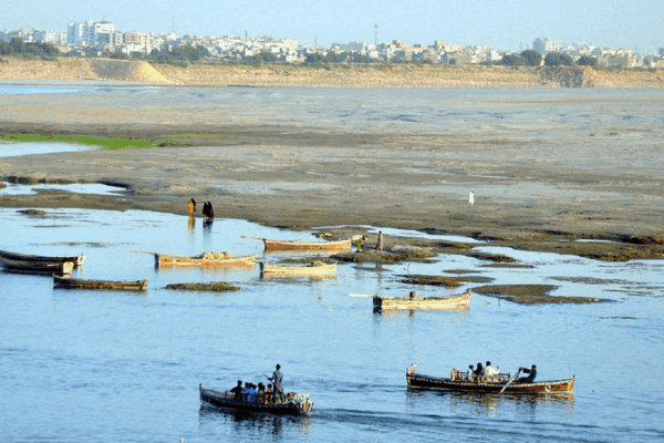 Pakistan Urges the World to Unite Against Climate Change π Pakistan calls for global action to mitigate impacts of climate change