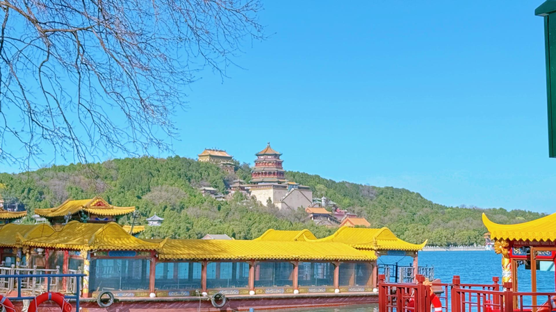 Summer Palace captures visitor's hearts with charming spring