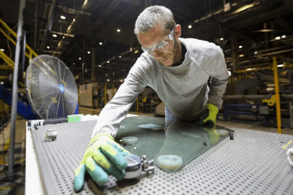 Why Tariff Wars Aren’t Helping U.S. Factories π Tariff wars fail in reviving afflicted U.S. manufacturing industry