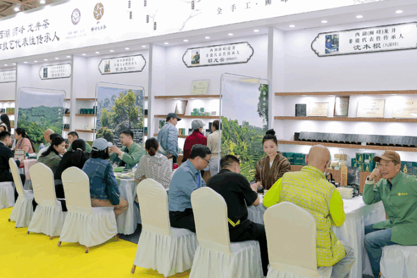 Beijing’s Tea Expo: A Fun Journey into China’s Tea Traditions! Tea expo turns into demo stage for intangible cultural heritage