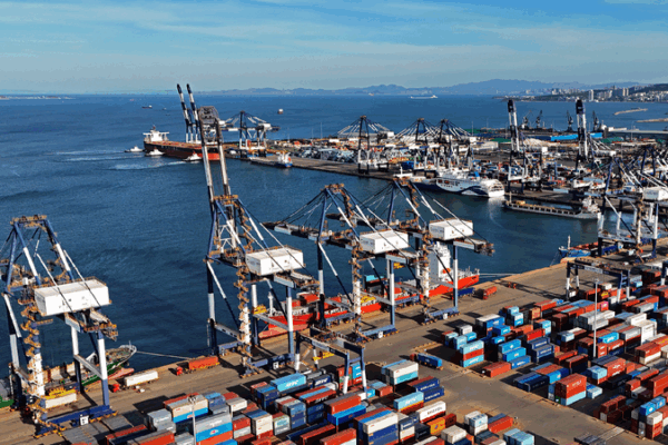 How Tariffs Could Sideline America in World Trade π Trump tariff war will sideline America in world trade