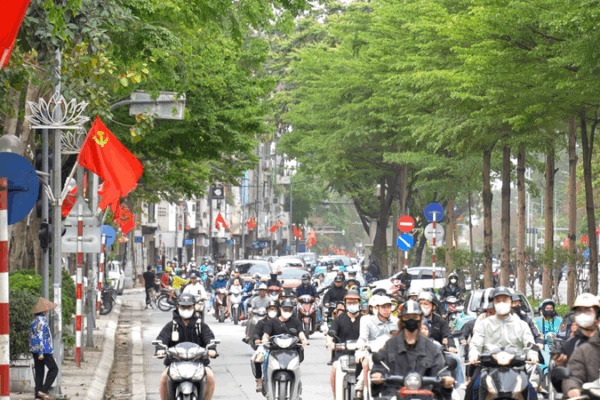 China and Vietnam Leaders Meet to Build a Friendly Future π Xi Jinping bids farewell to Vietnam's To Lam