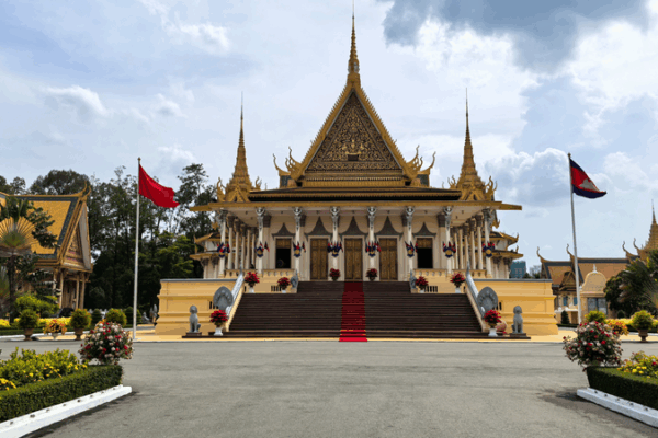 Chinese President Xi Jinping Meets Cambodian King Norodom Sihamoni 🤝 Xi Jinping meets Cambodian King Norodom Sihamoni
