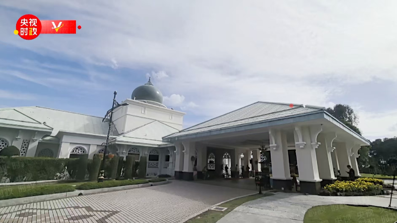 Xi, Malaysian PM attend cooperation documents exchange ceremony