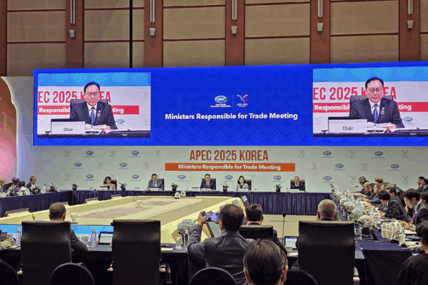 APEC Trade Ministers Unite for a Brighter Future! π APEC Trade Ministers Meeting highlights: Unity amid global uncertainty