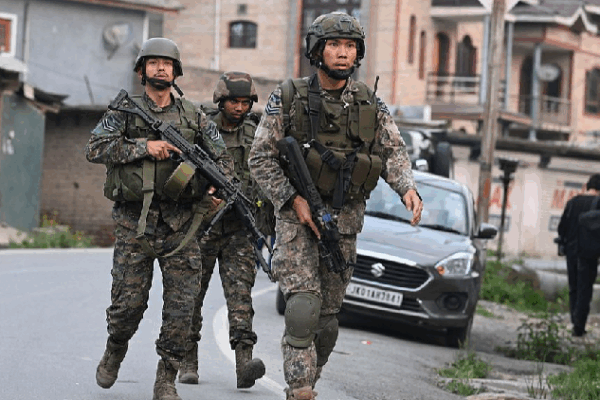 Understanding Kashmir: A Story of India and Pakistan A background of Kashmir conflict