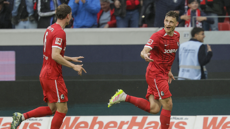 Bayern Munich win Bundesliga title after Leverkusen draw at Freiburg