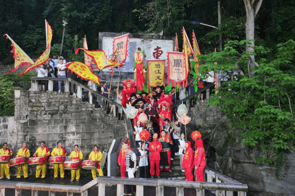 Exciting Dragon Boat Traditions Return to Bijiang! ππ£ββοΈ Bijiang revives dragon boat traditions for festival video poster